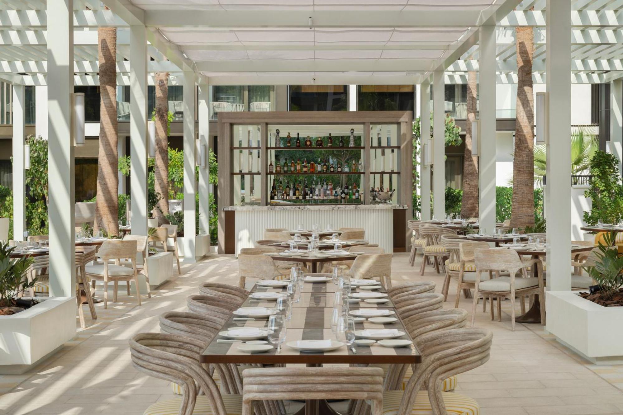 Курортный комплекс Delano At Bluewaters 5*